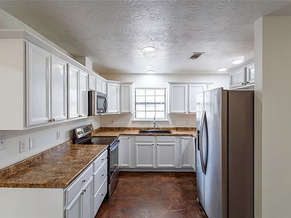 4th image of 1629 Park Pl