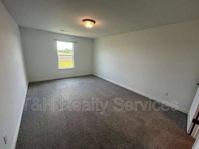 7073 Fowler Dr — Photo 12