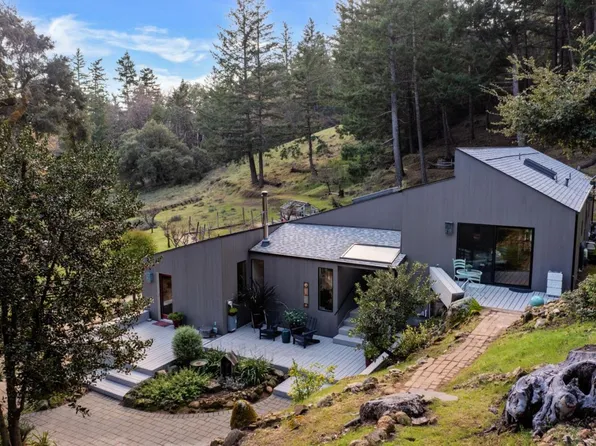 19118 Old Vineyard Rd, Los Gatos, CA 95033
