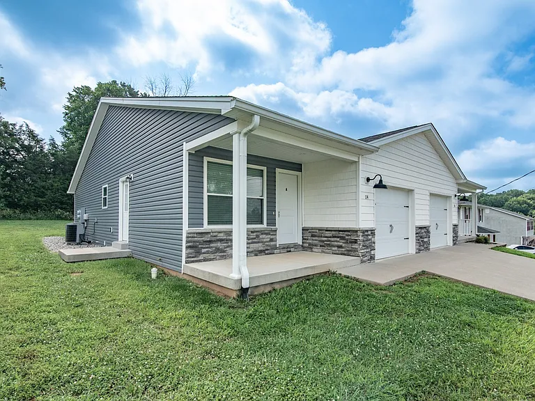 174 Creekvale Dr #A — Photo 2