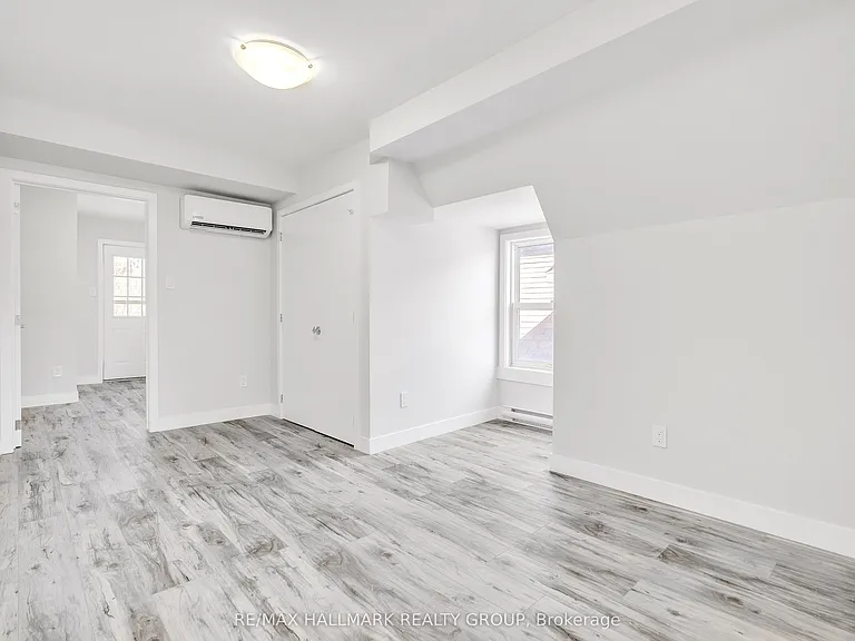 261 Somerset St E #5 — Photo 9
