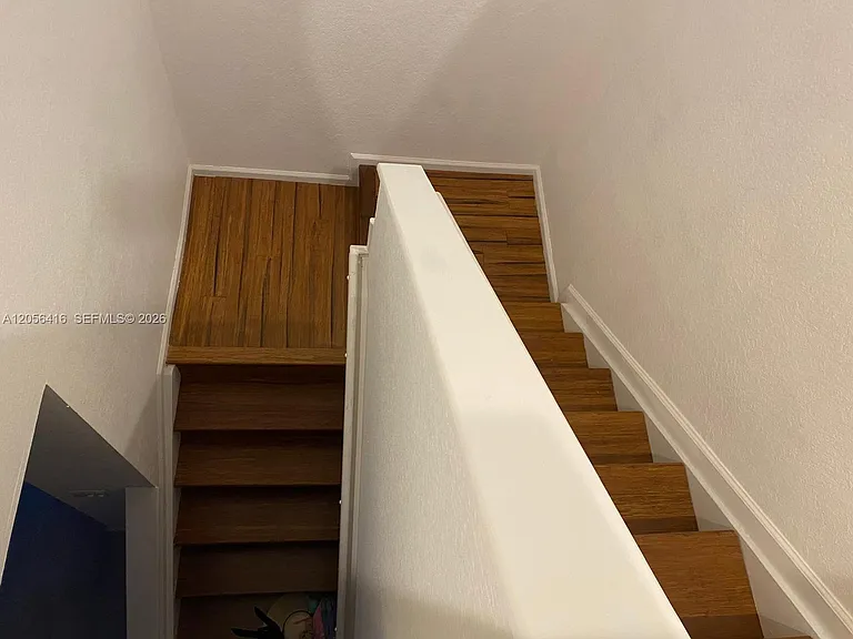 657 SE 31st Ave — Photo 8