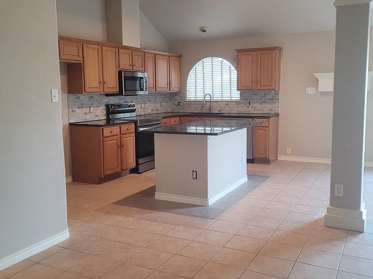 5114 Spring Brook Dr — Photo 3
