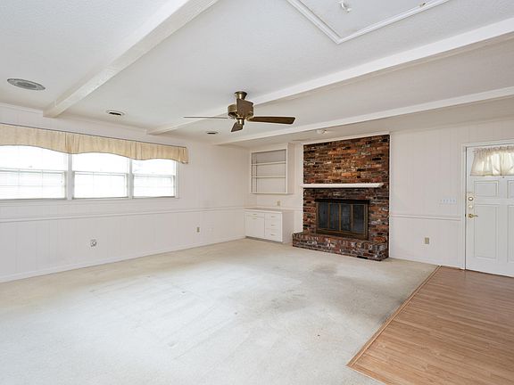 4th image of 109 Barenwood Cir