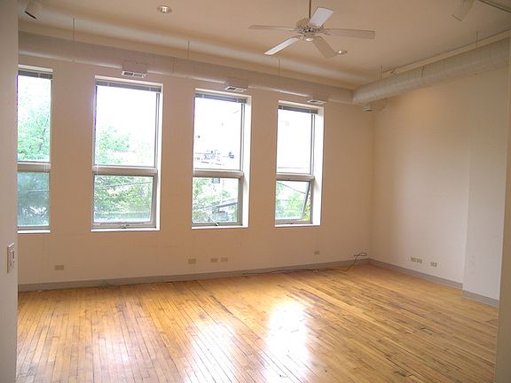 3rd image of 1130 N Milwaukee Ave #2R