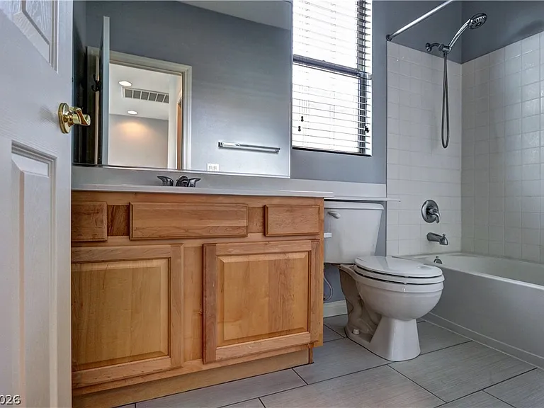 10471 Foggy Glen Ave — Photo 16