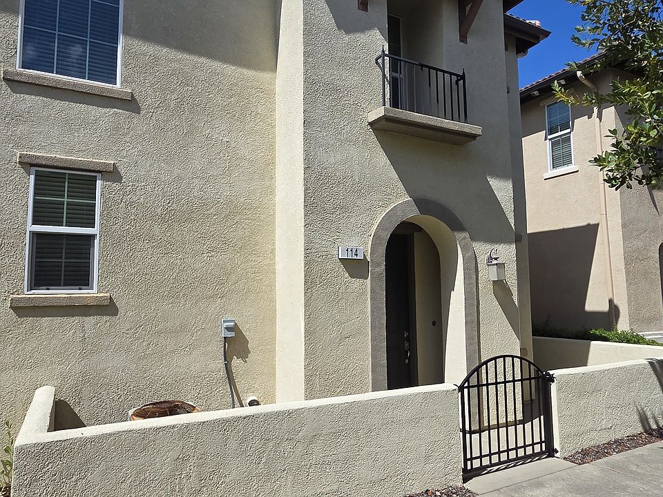 1st image of 114 Barnhill Dr #114