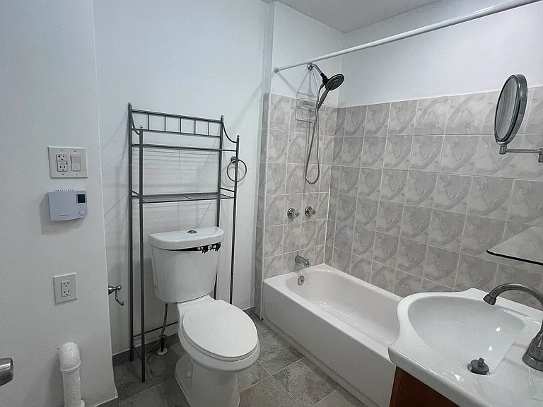 4 Saint Johns Rd #H — Photo 8