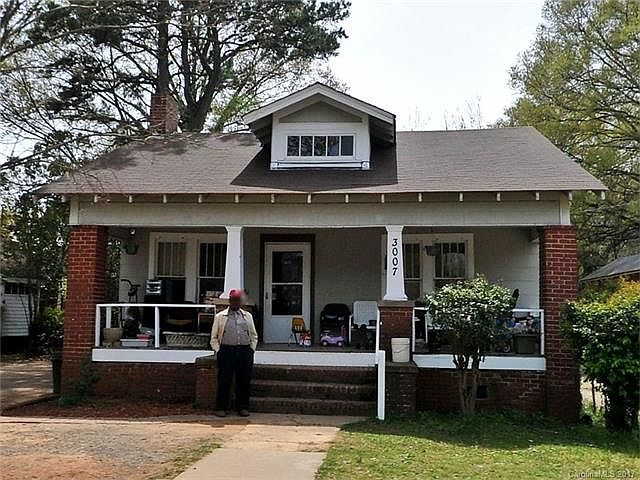 2nd image of 3007 Tuckaseegee Rd