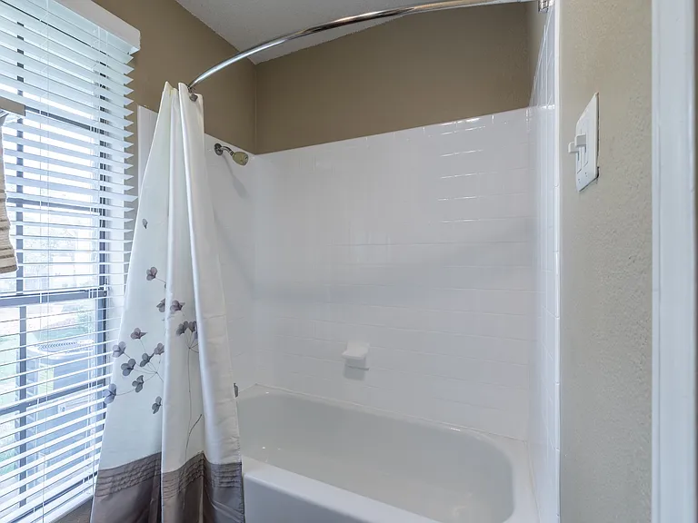 Austin Pointe Apartments — Photo 24