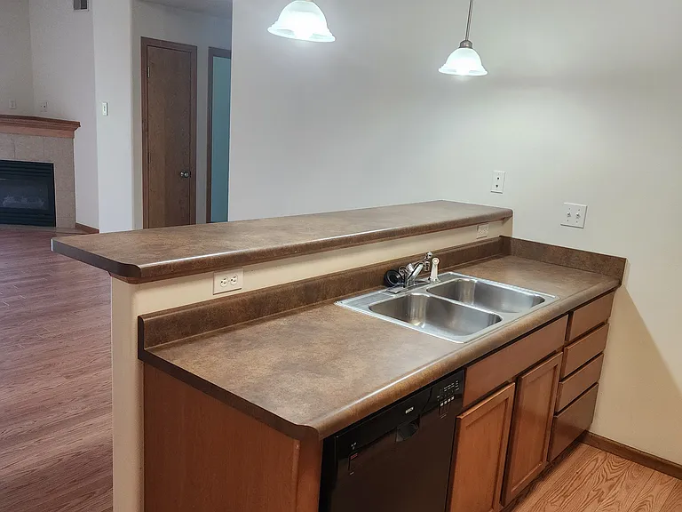 205 Sadler Ln — Photo 8