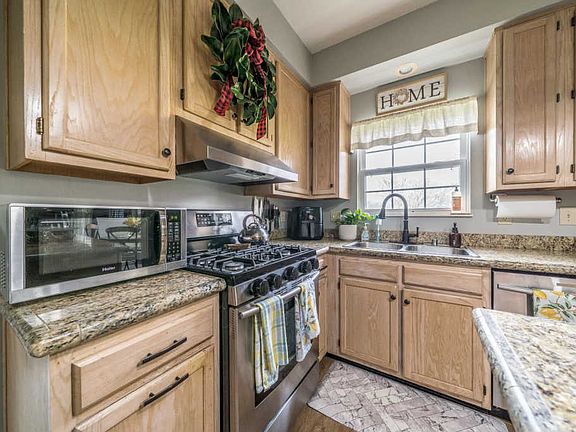 5th image of 1816 Weeping Willow Ct