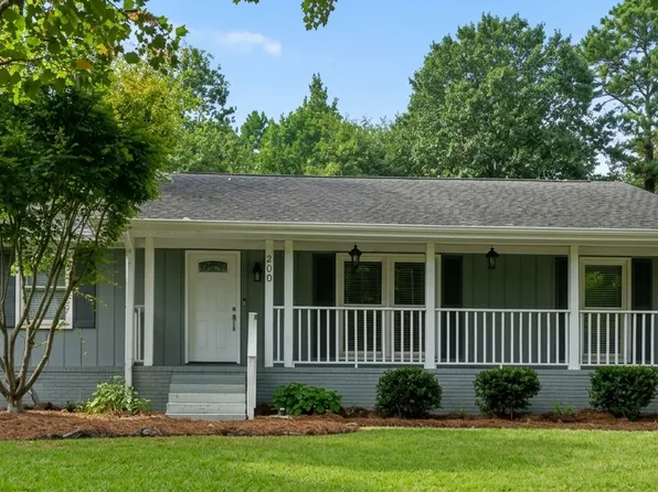 200 Don Rich Dr, Carrollton, GA 30117