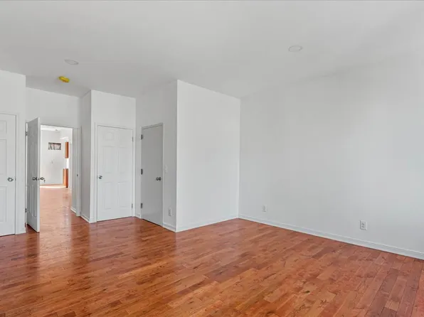 37 Jewel Street image 8 of 32