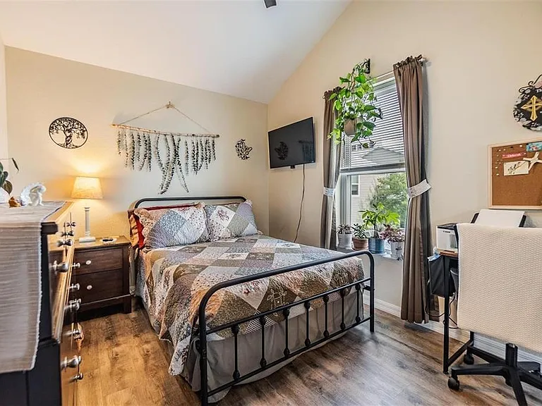 1265 Jade Pl — Photo 7