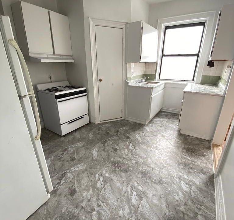 1st image of 30-90 14th St APT 13