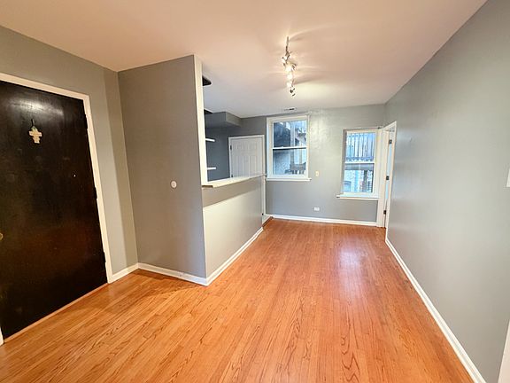 4th image of 2222 W Rosemont Ave APT 2E