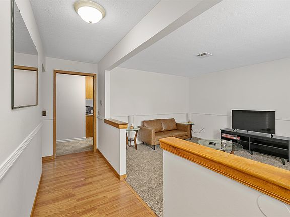 3rd image of 7211 Chivington Dr