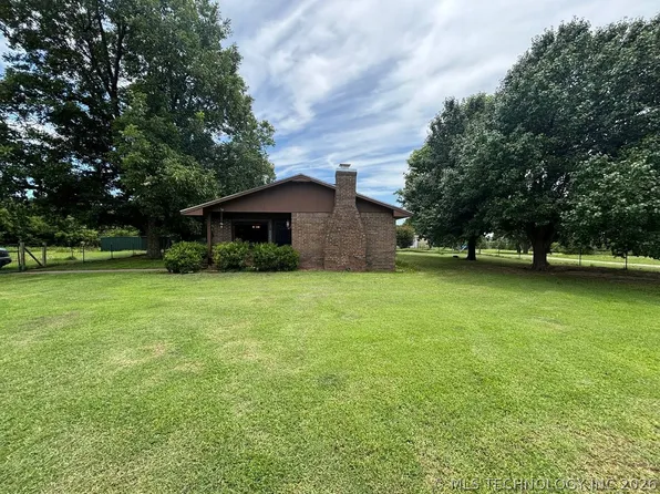 975 Cox City Rd, Rush Springs, OK 73082