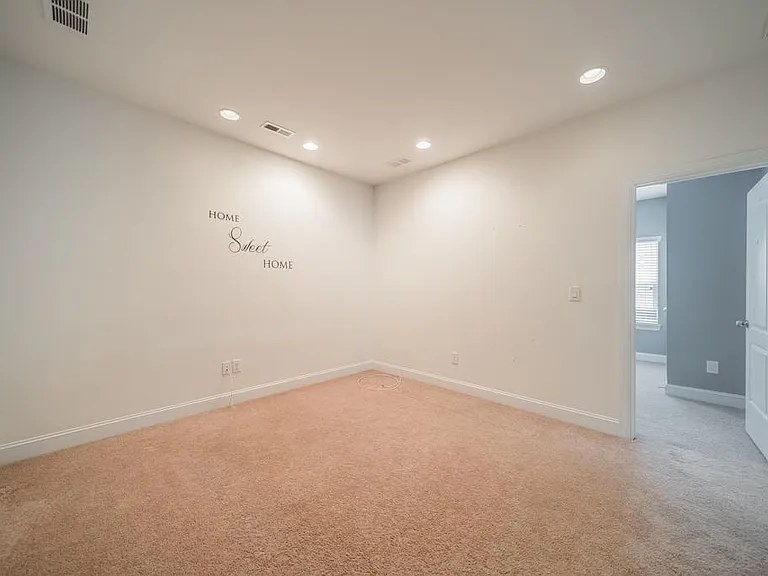 1105 Saratoga Blvd — Photo 10