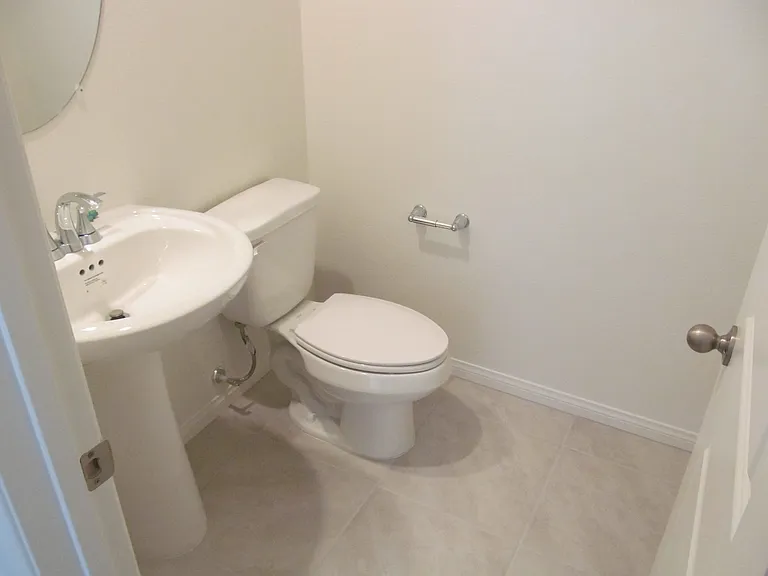 8110 Oakwood Bend Ave — Photo 11