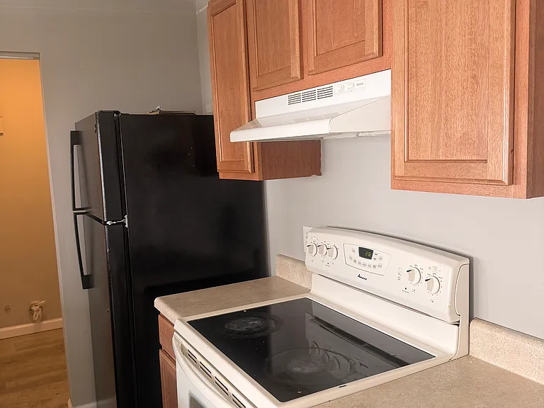 504 Wharf Ct — Photo 6