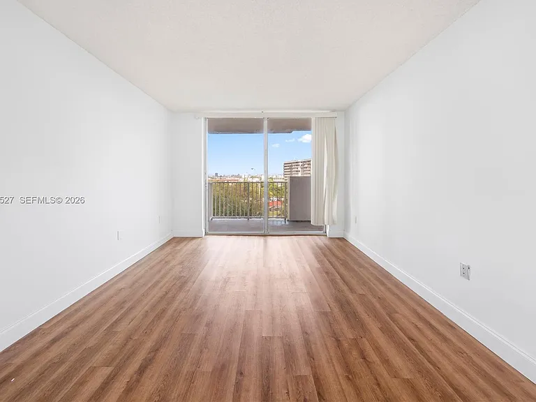 1300 NE Miami Gardens Dr #512E — Photo 11