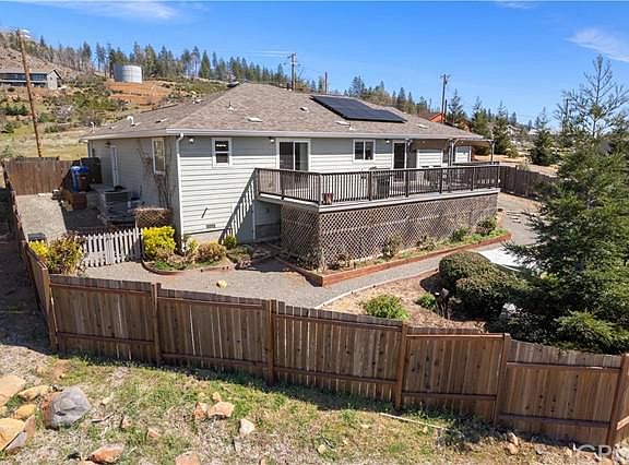 4th image of 15525 Summit Dr