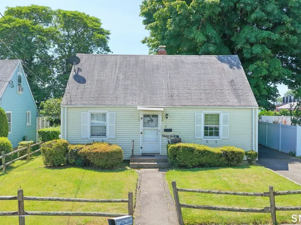 11 Redfield Road, Fairfield, CT 06824