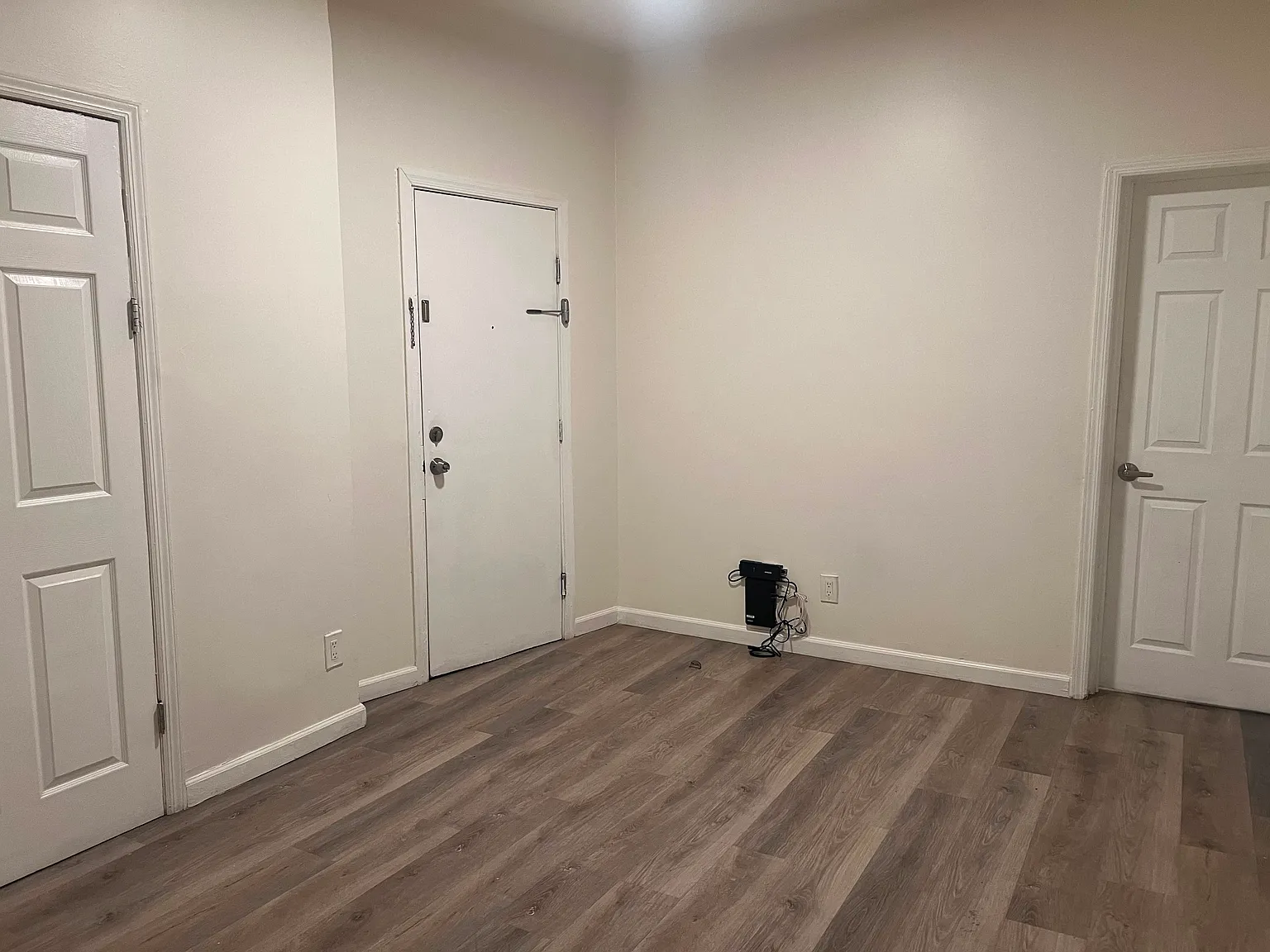 3 bed, $1,950 — Photo 2