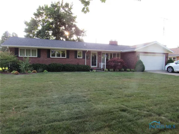 806 Ludwig Ave, Gibsonburg, OH 43431