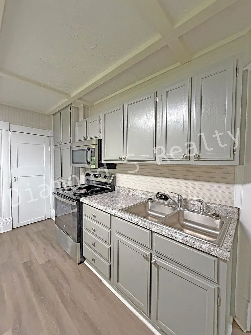 Farmhouse Style 3-Bedroom Home Available! — Photo 4
