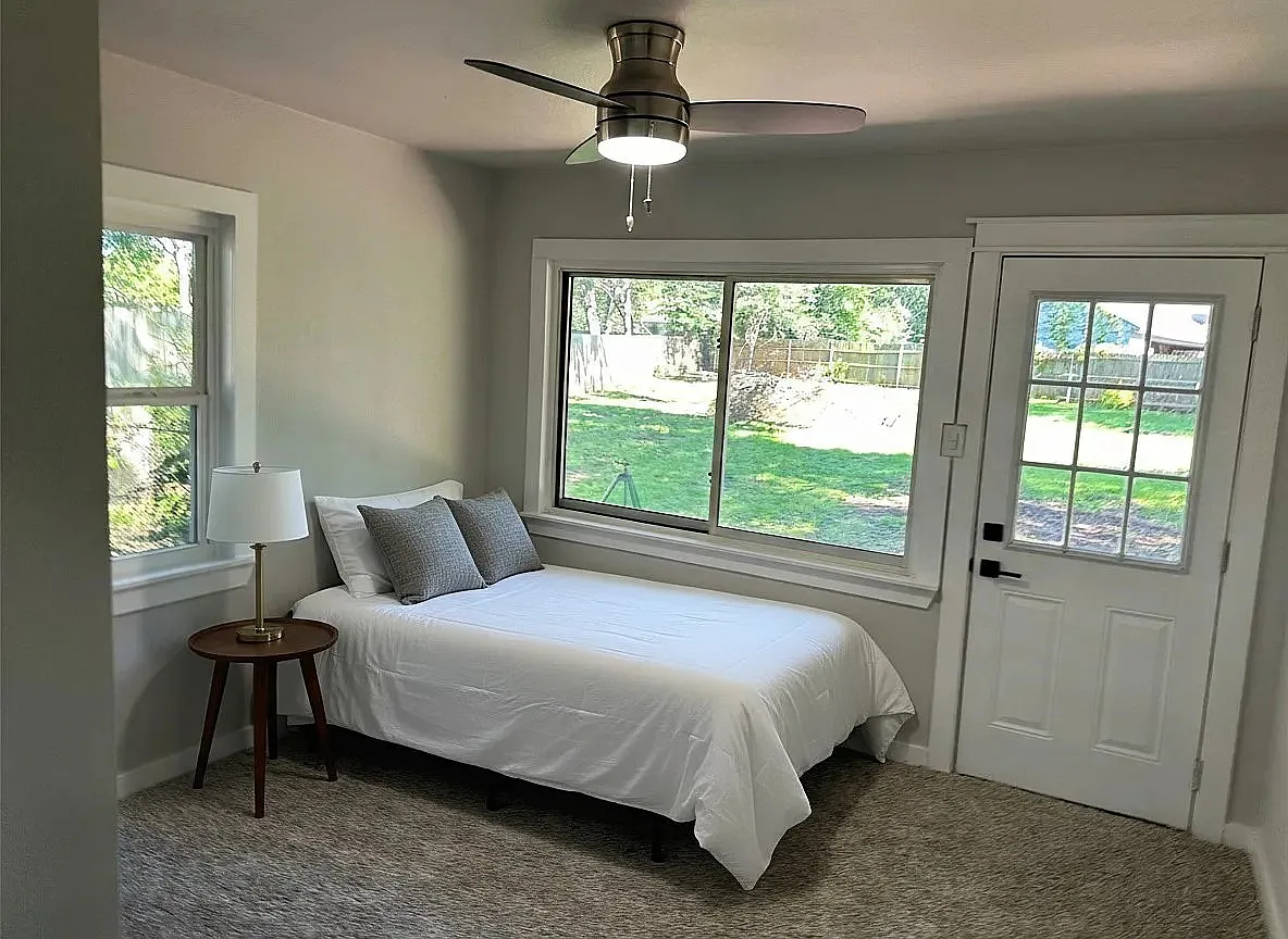 4 bed, 2267 sqft, $2,500 — Photo 3