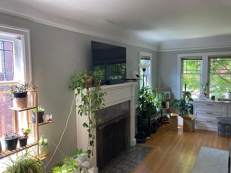 8046 Brooklyn Ave NE — Photo 2