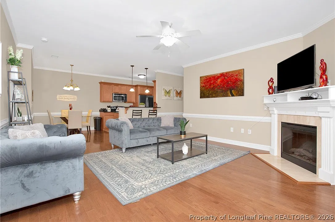 3 bed, 2.0 bath, 1465 sqft, $2,500 — Photo 1