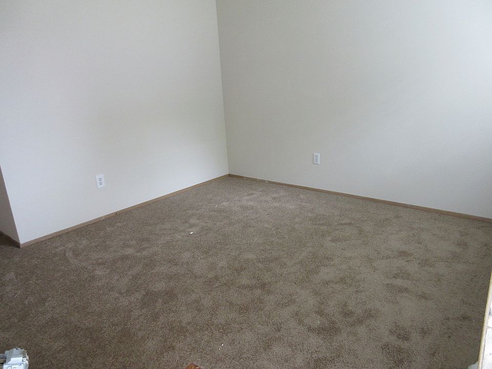 1st image of 922 102nd St E #B