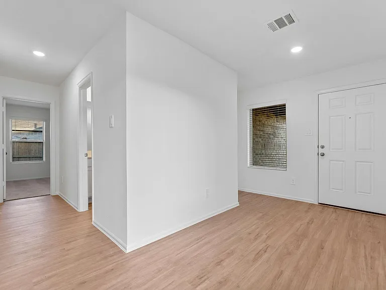 318 Harbor Bend Ct — Photo 6