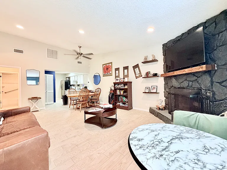10420 Big Tree Cir W — Photo 9