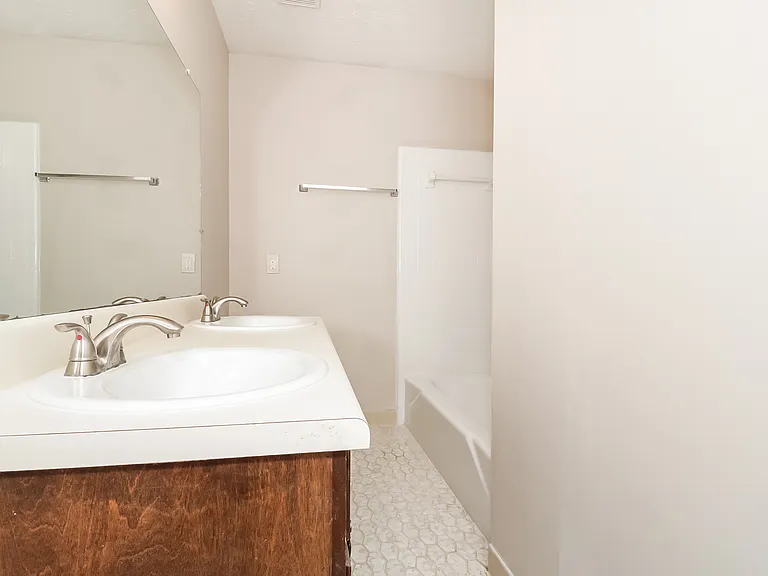 2617 Twin Oaks Dr SW — Photo 12
