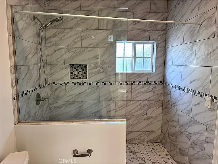 5371 Topeka Dr — Photo 15