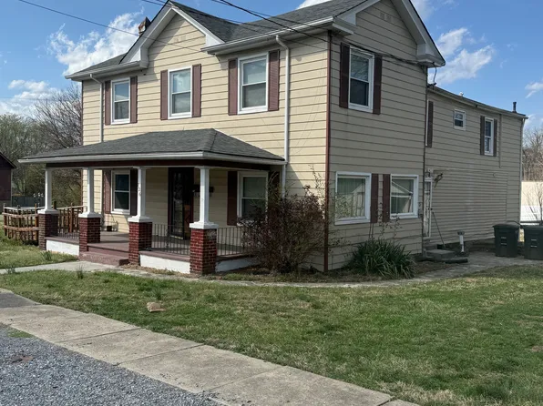 126 W Cleveland Ave #A, Vinton, VA 24179