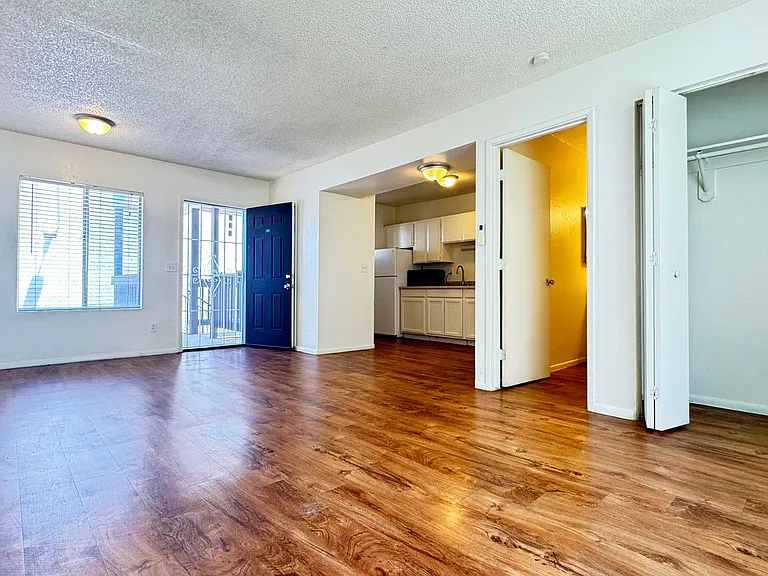 North Central (Stone and Prince), 2 story apartment complex with a/c! — Photo 24