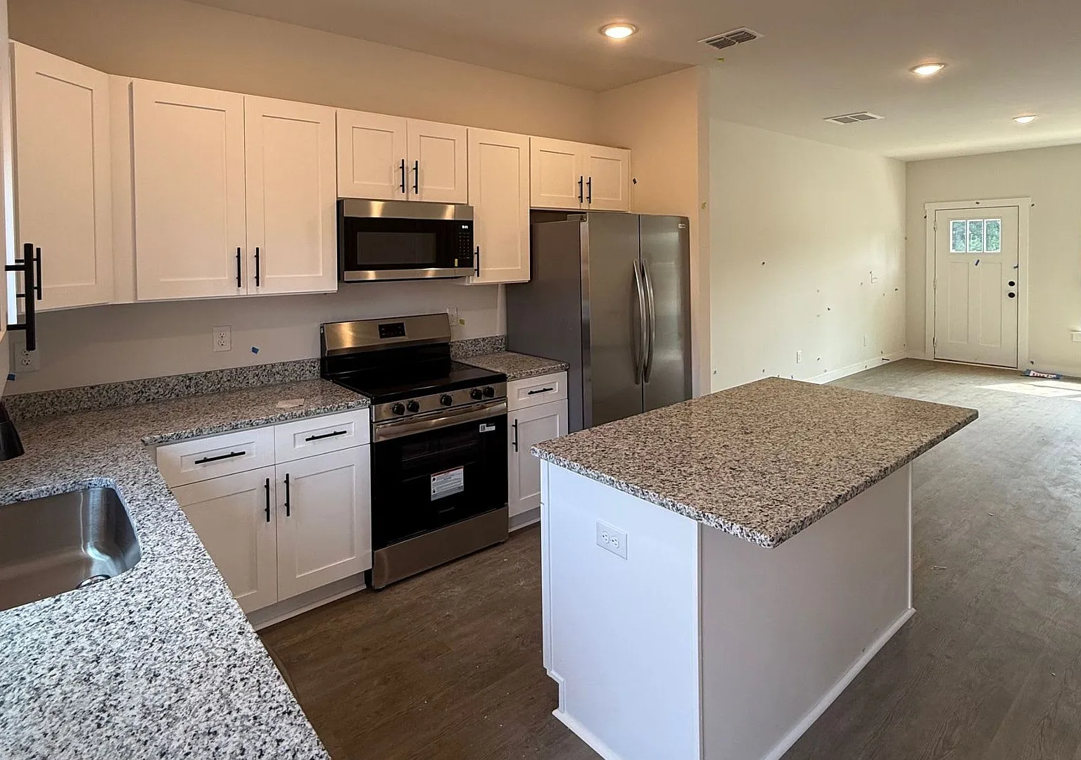Pet-Friendly 2 Bedroom Townhome in Conover, NC — Photo 4
