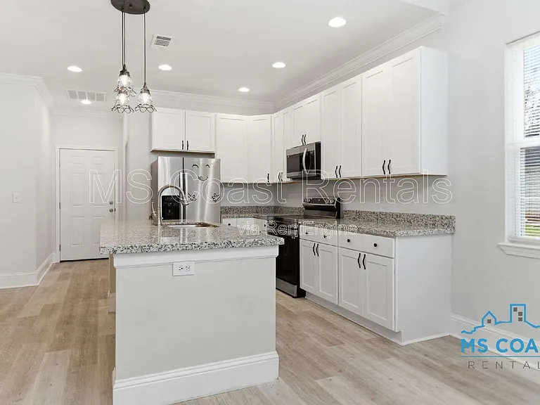 15334 Oak Creek Cv — Photo 9