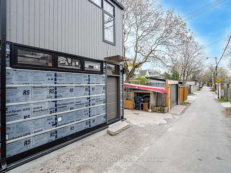 238 Pape Ave #COACH — Photo 3