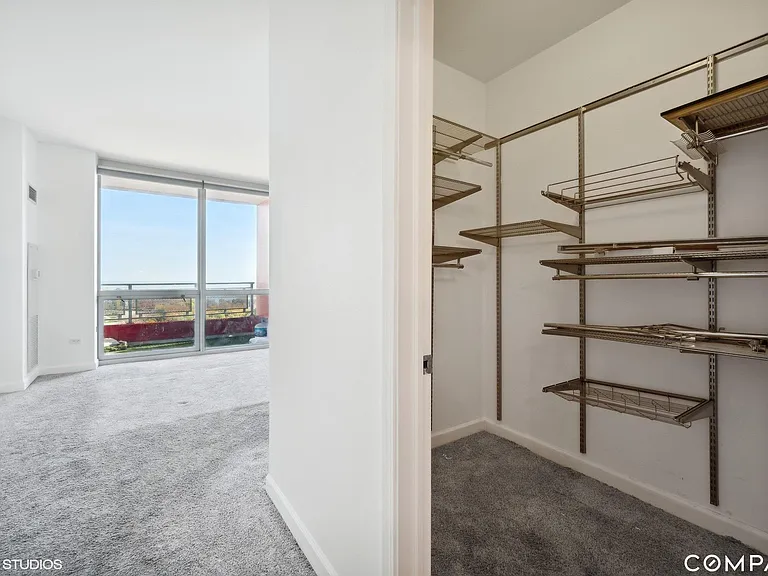 1841 S Calumet Ave #1002 — Photo 13