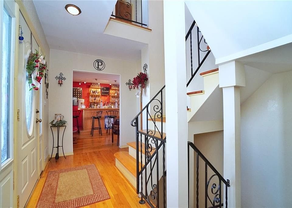 12 Saint Stephens Pl, Staten Island, NY 10306 MLS 458348 Zillow