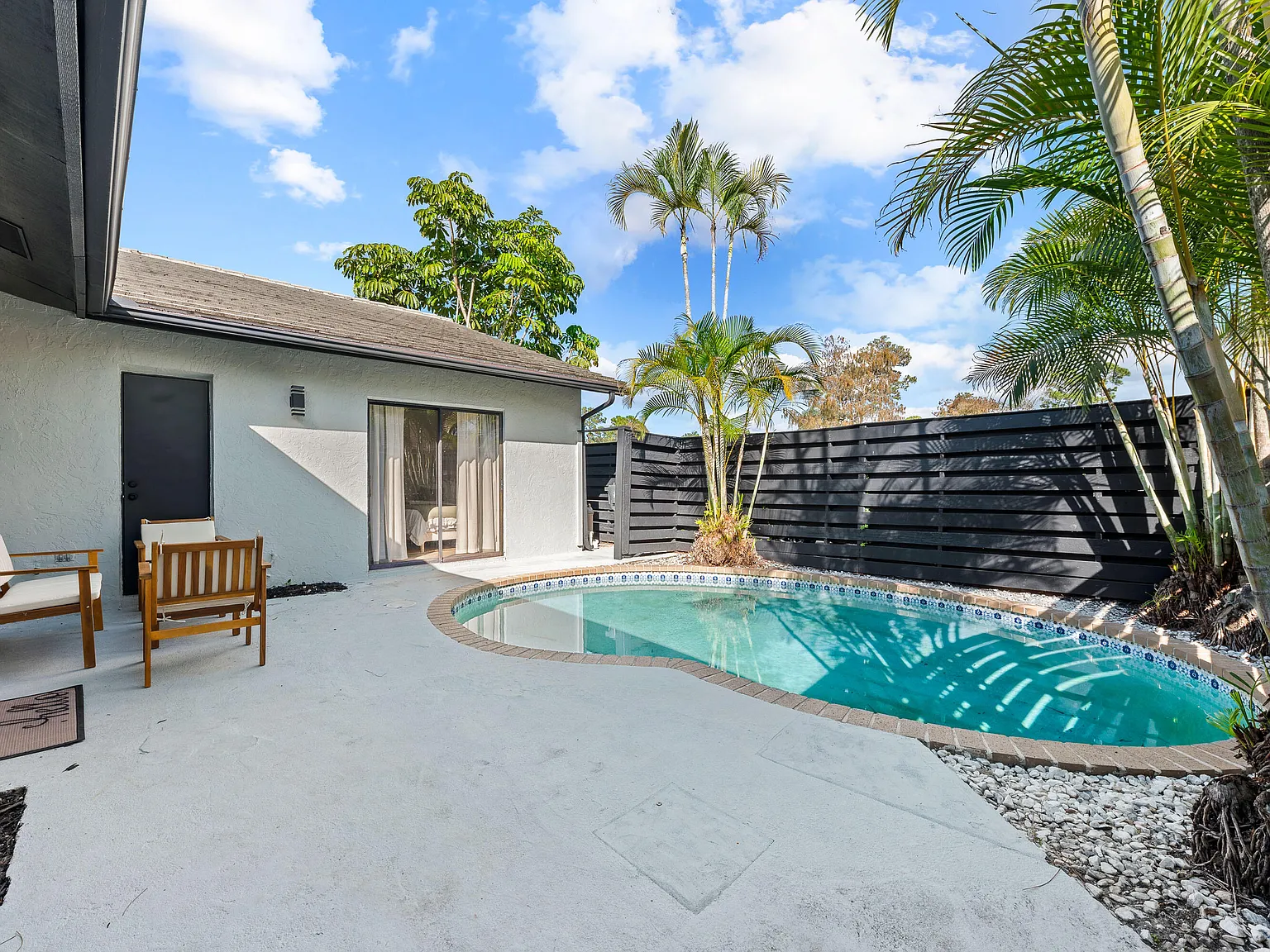 2 bed, 2.0 bath, 1134 sqft, $6,500 — Photo 3
