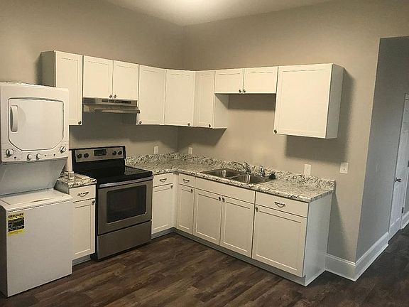 3rd image of 520 N Belmont Ave