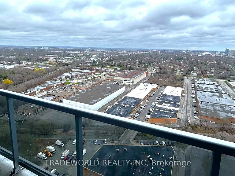 181 Village Green Sq #2911 — Photo 27